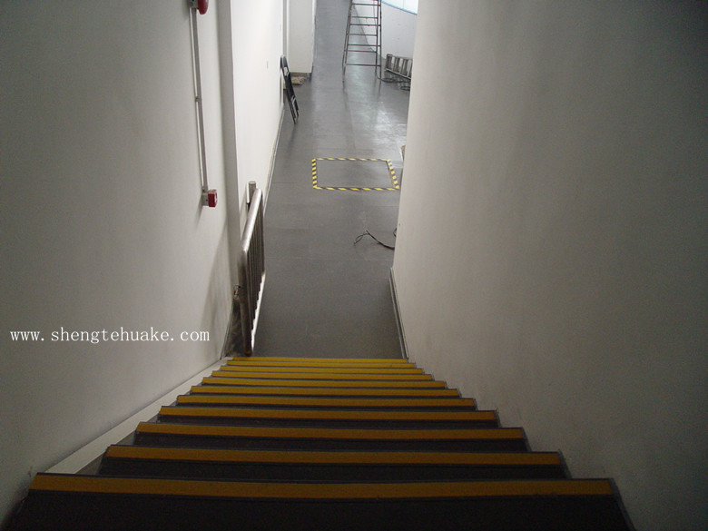 廣東東莞溜冰場橡膠地板工程實圖